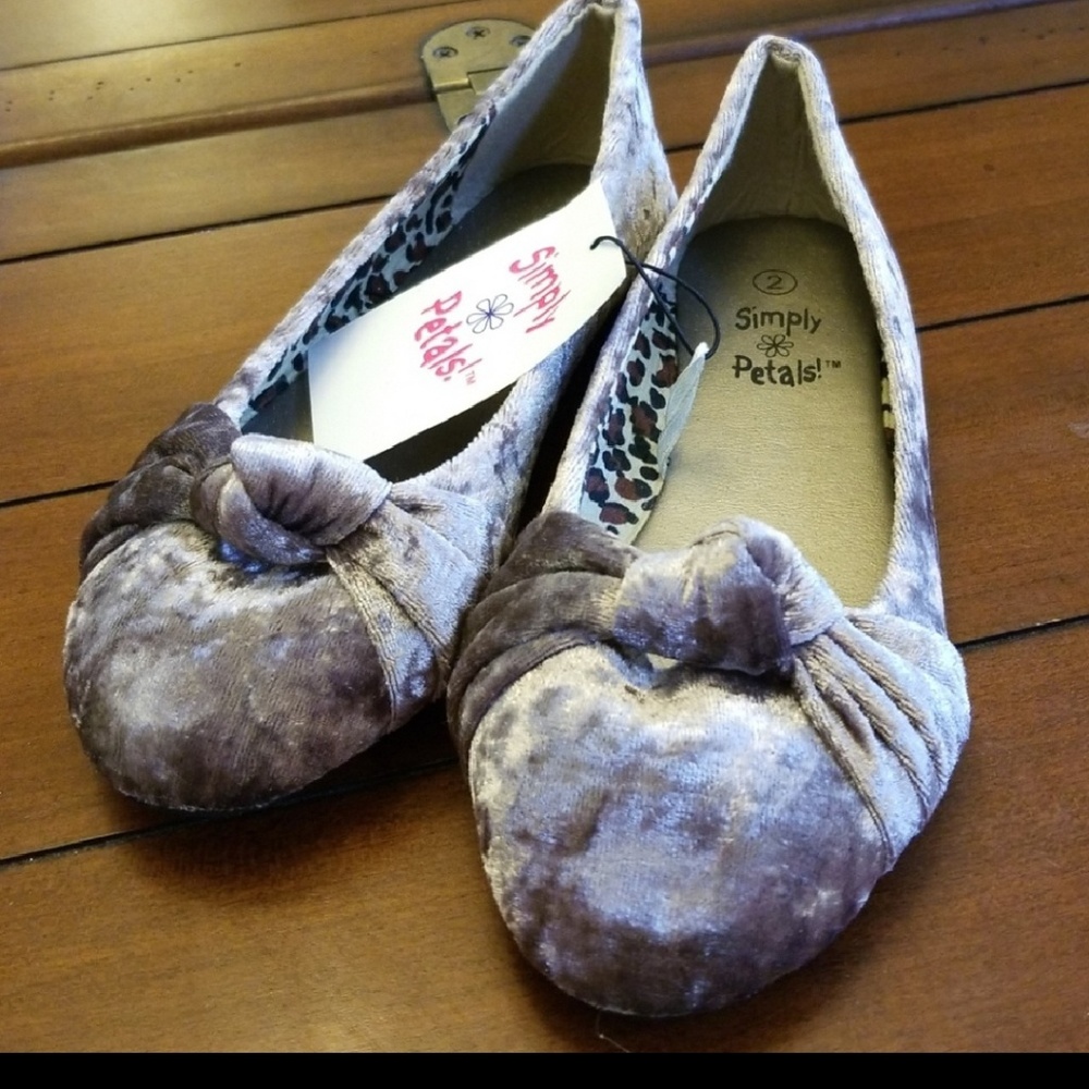 NWT SIMPLY 🌹 PETALS FLATS